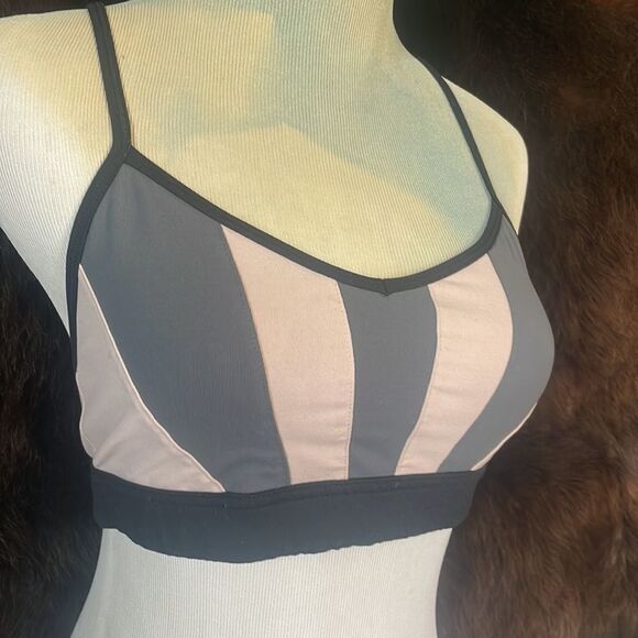 ALO sports bra S (3750) - Picture 2 of 6